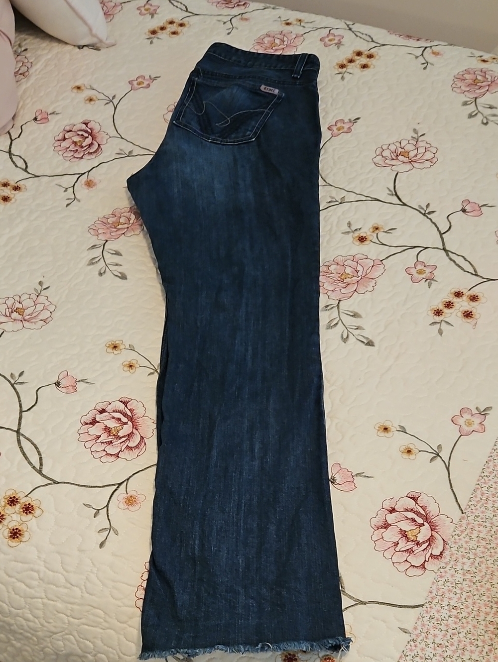 High-Rise Dark Blue Wide-Leg Jeans - Women